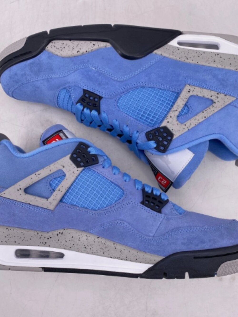 Air Jordan 4 Retro UNIVERSITY BLUE
